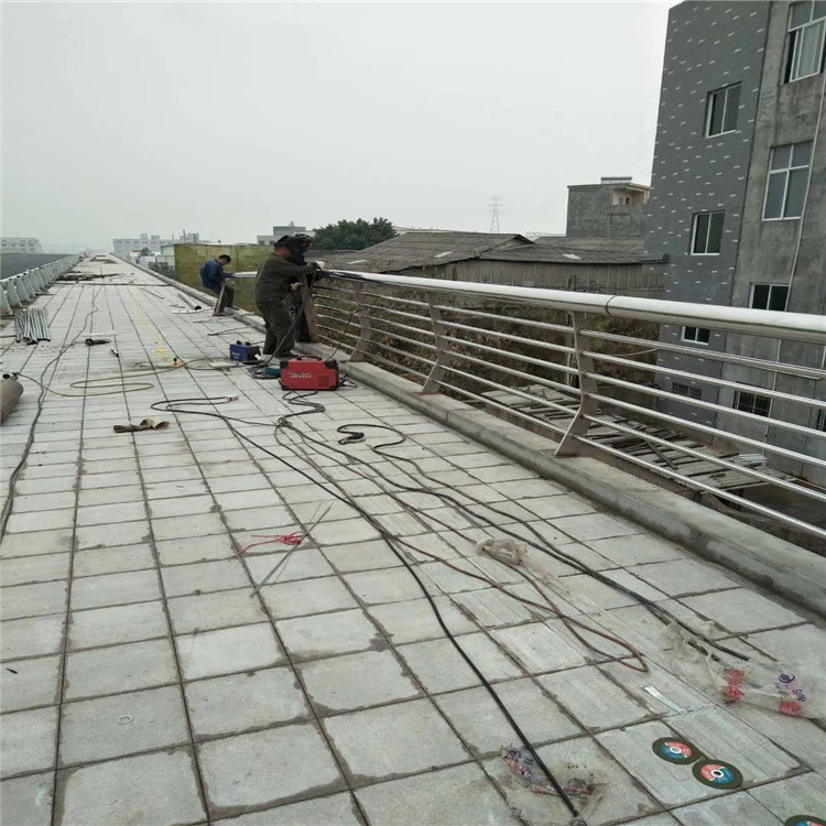 不銹鋼護(hù)欄立柱 不銹鋼護(hù)欄立柱